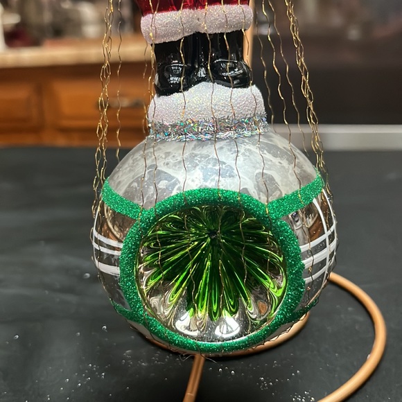 NWT Gorgeous Hand Blown Glass Holiday Santa Ornament. Very Detailed. - Picture 3 of 13